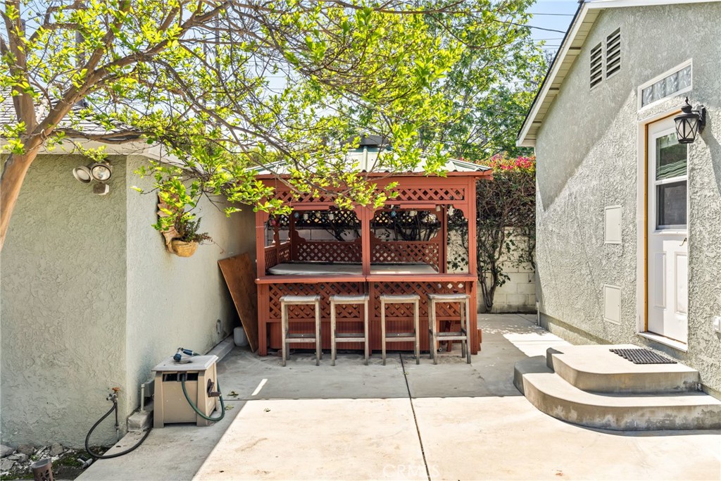 1604 N Pepper Street