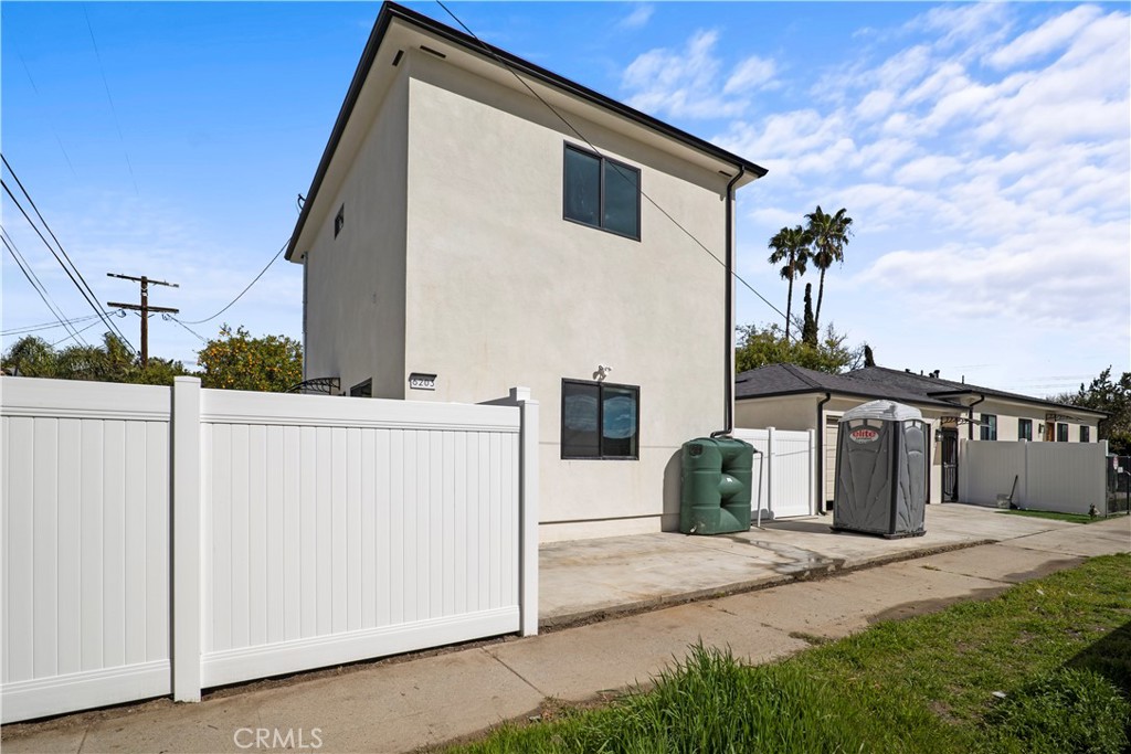 6203 Willowcrest Ave