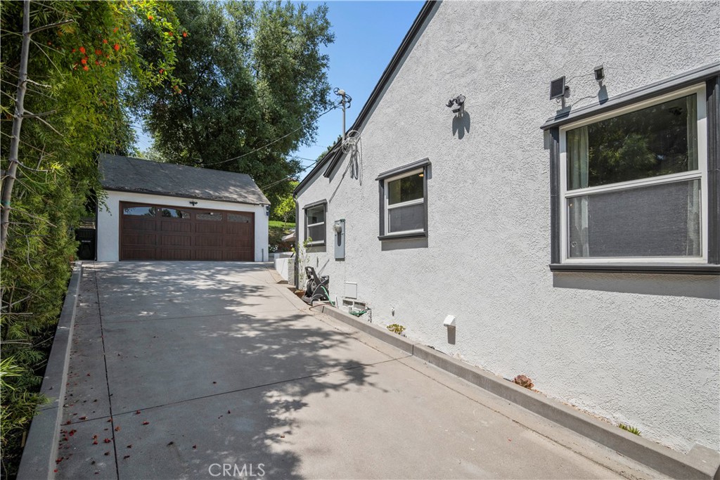 4637 Alveo Road