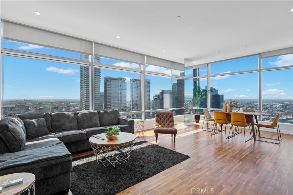 900 W Olympic Boulevard 31A
