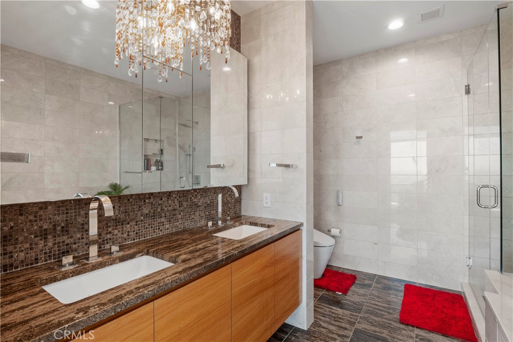 900 W Olympic Boulevard 31A