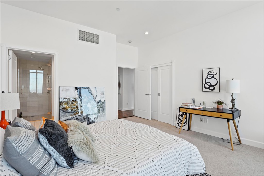 900 W Olympic Boulevard 31A