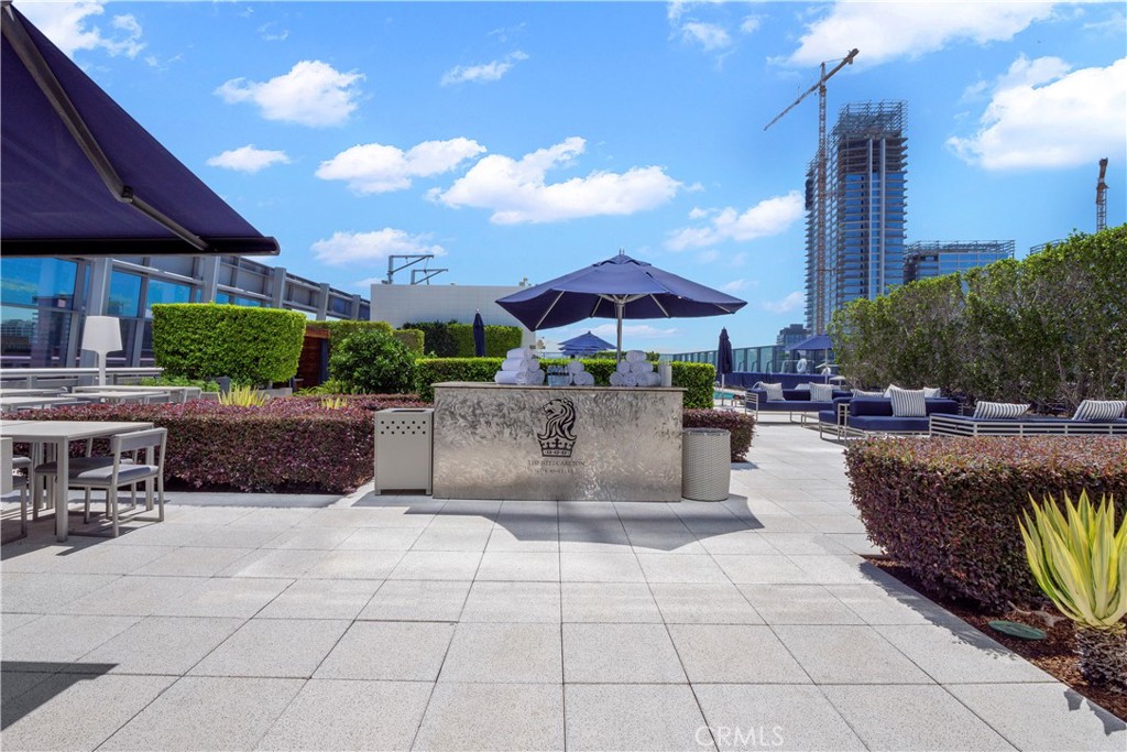 900 W Olympic Boulevard 31A