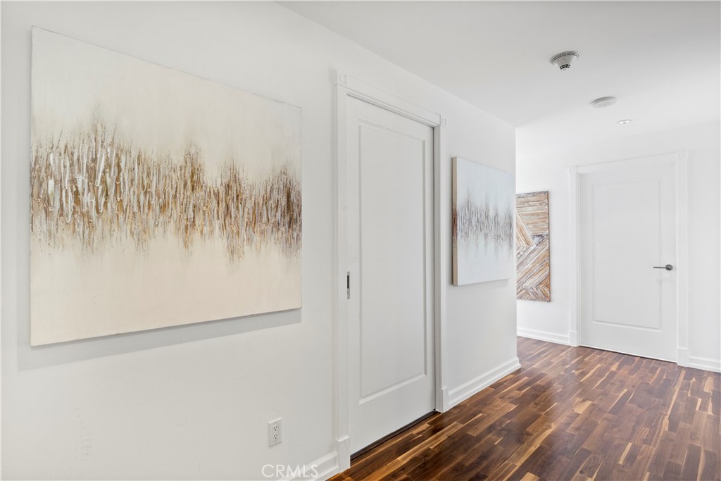 900 W Olympic Boulevard 31A