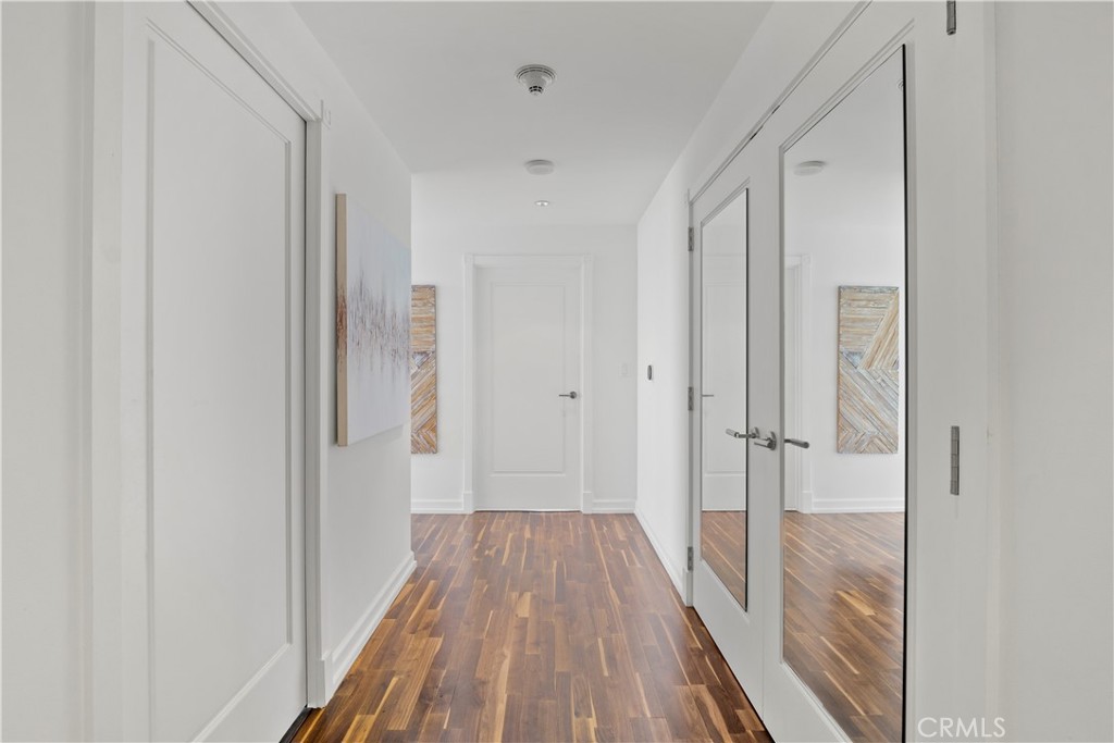 900 W Olympic Boulevard 31A
