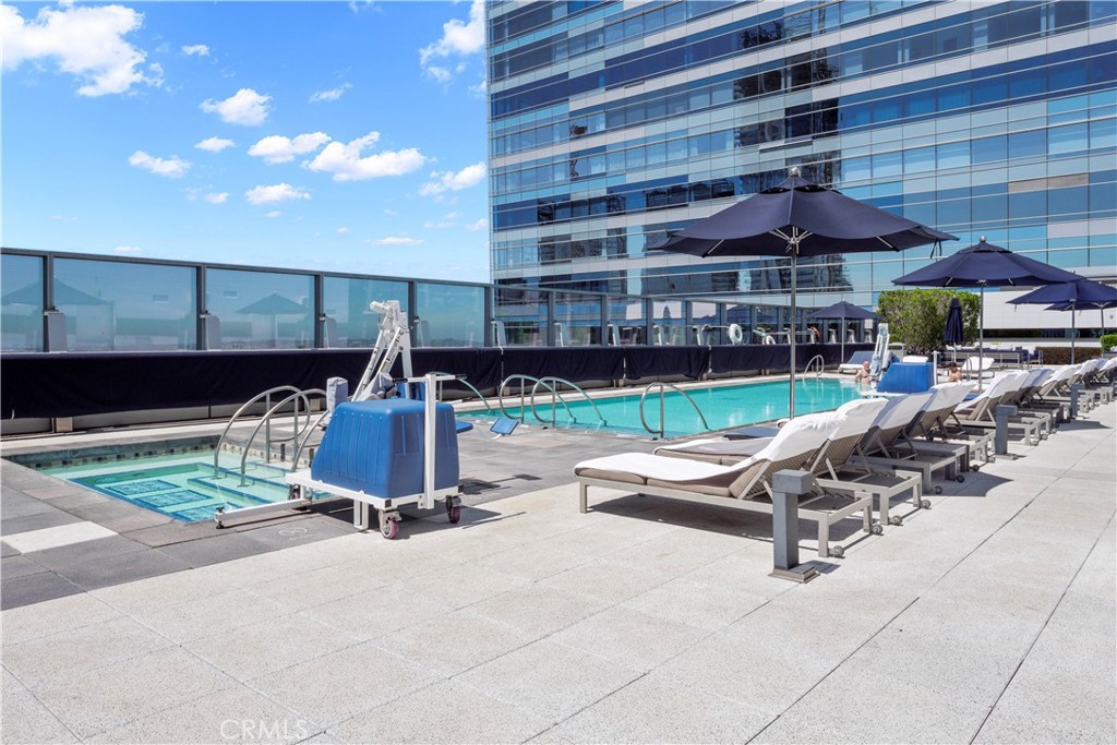 900 W Olympic Boulevard 31A