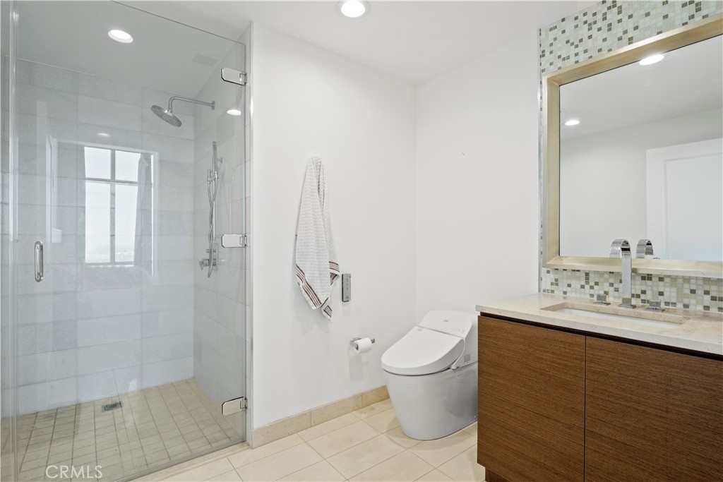 900 W Olympic Boulevard 31A