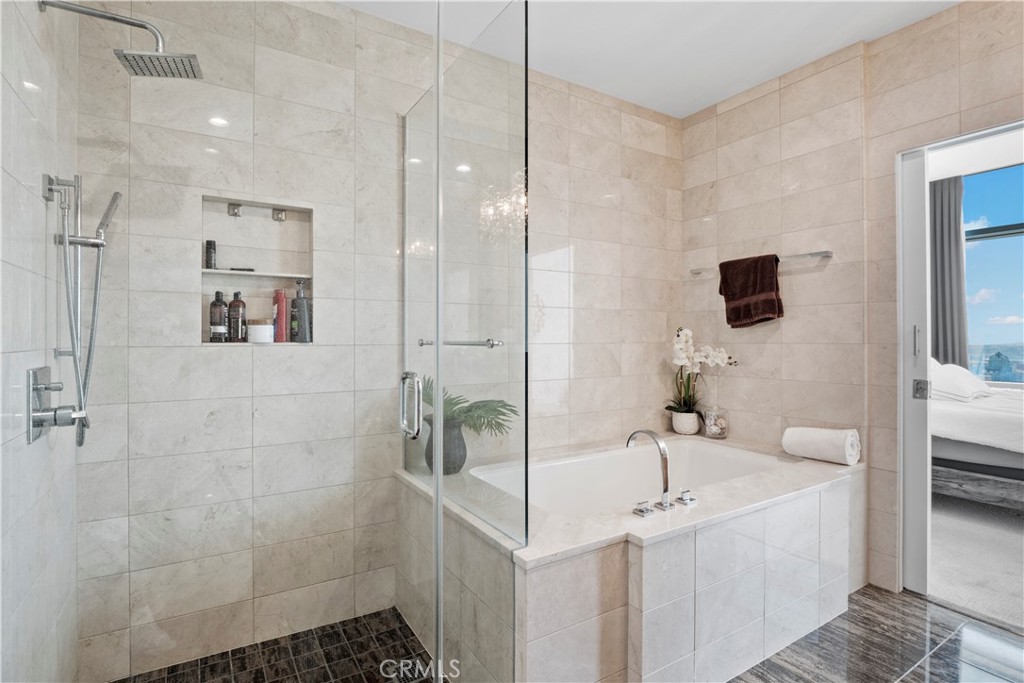 900 W Olympic Boulevard 31A