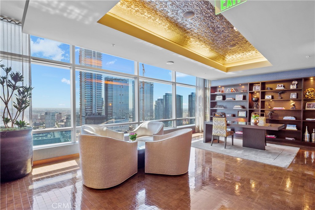 900 W Olympic Boulevard 31A