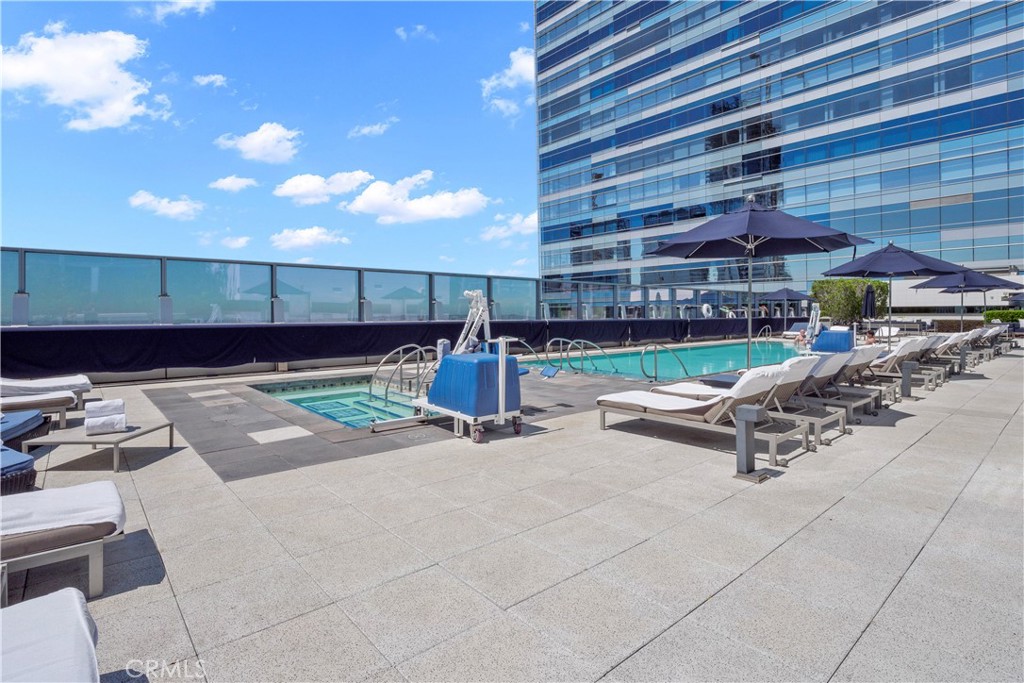 900 W Olympic Boulevard 31A