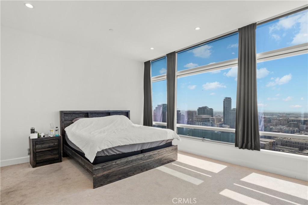 900 W Olympic Boulevard 31A