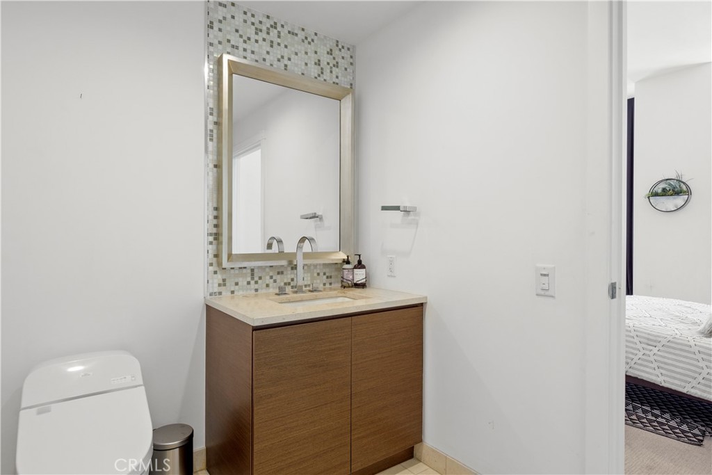 900 W Olympic Boulevard 31A