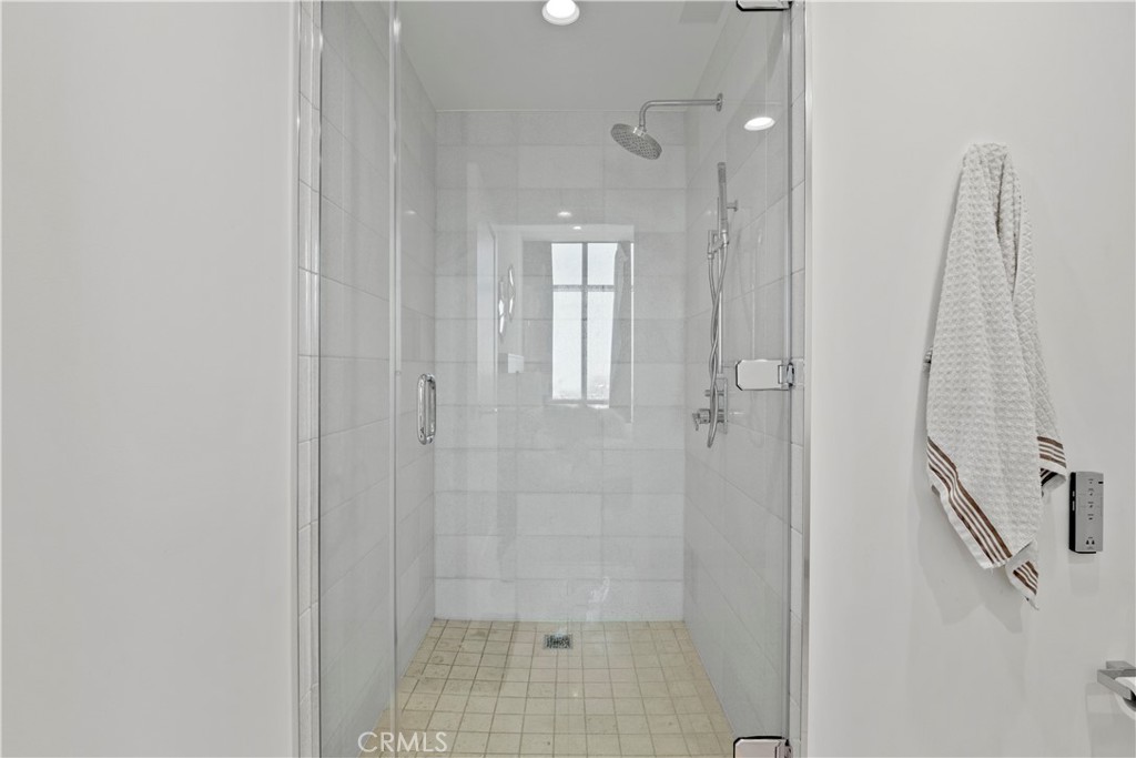 900 W Olympic Boulevard 31A