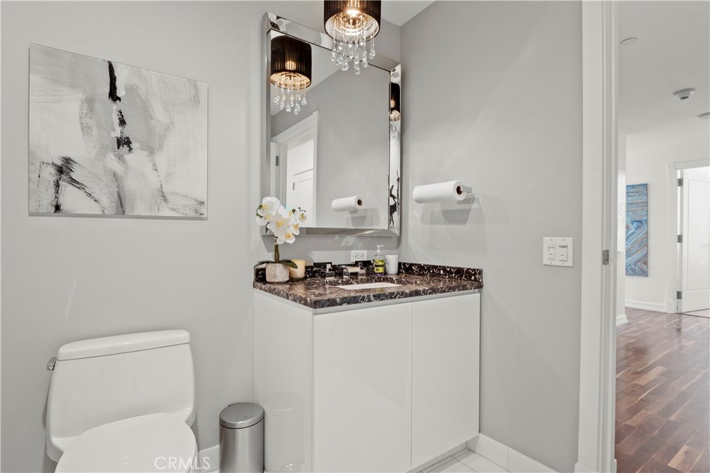 900 W Olympic Boulevard 31A