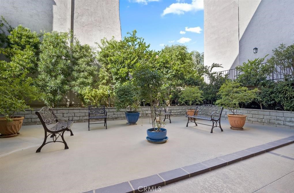 1401 Valley View Road 222