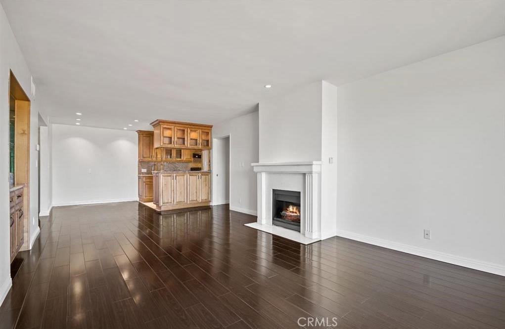 1401 Valley View Road 222