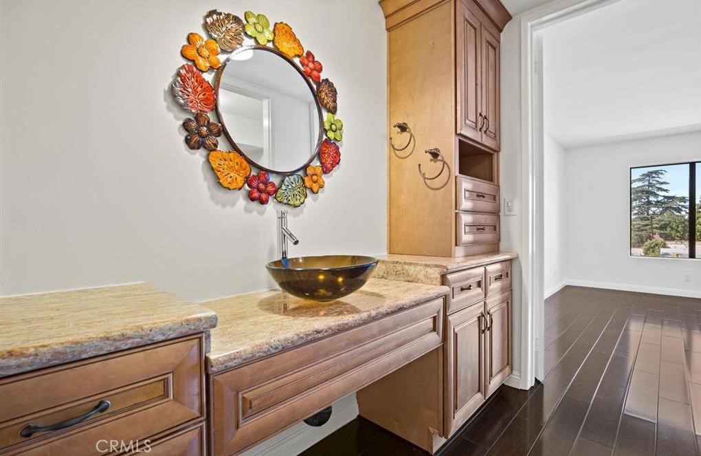 1401 Valley View Road 222