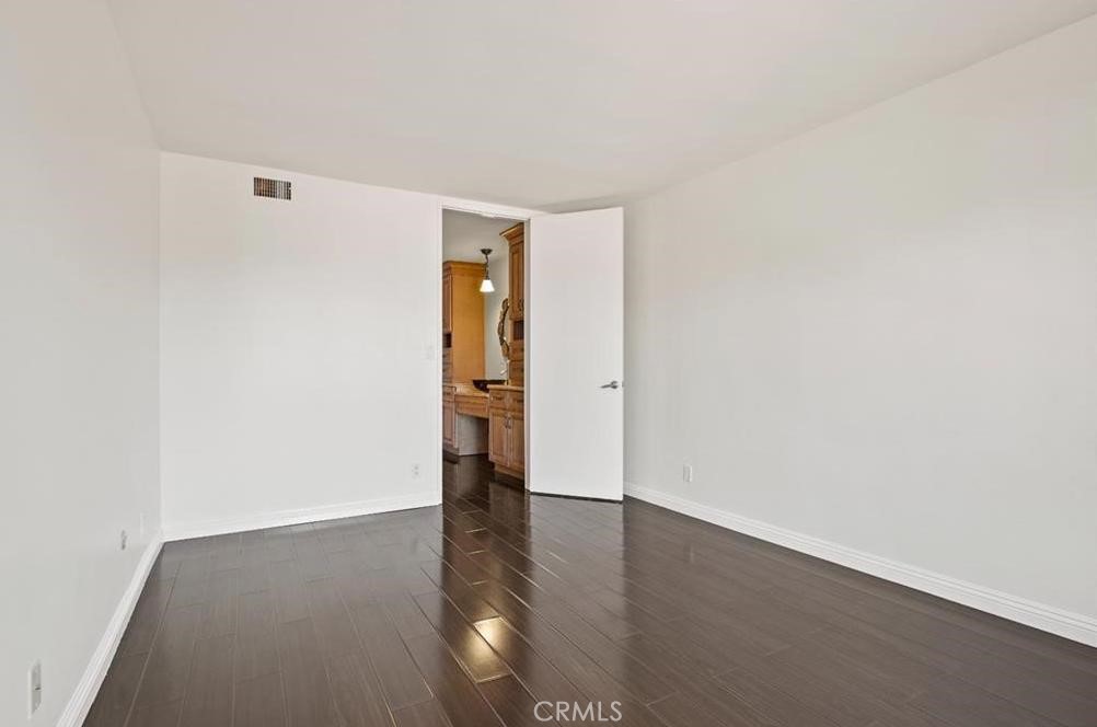 1401 Valley View Road 222
