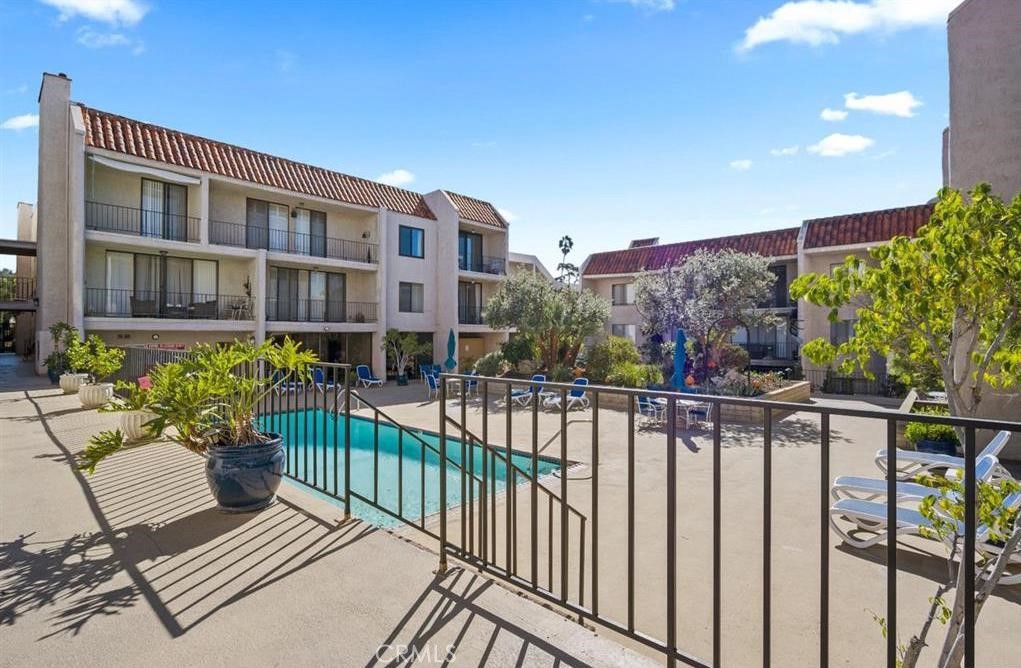 1401 Valley View Road 222