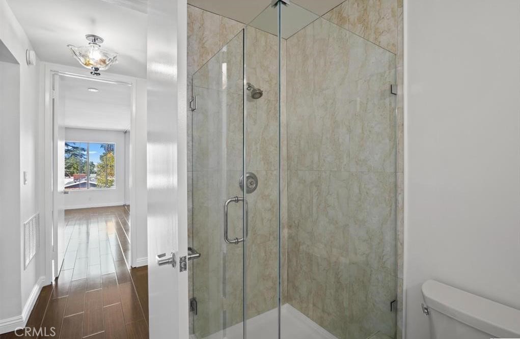 1401 Valley View Road 222