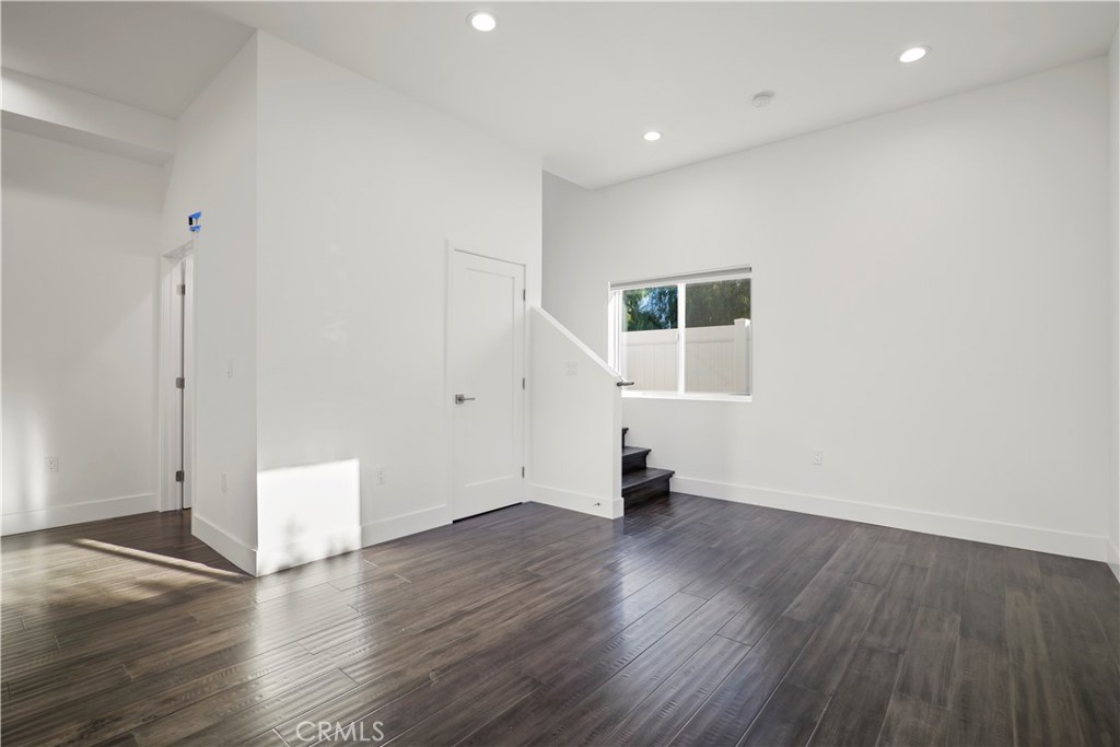 7505 Jordan Ave