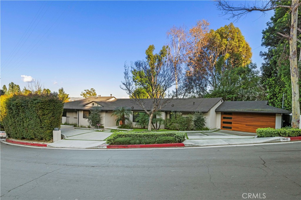 3640 Wrightwood