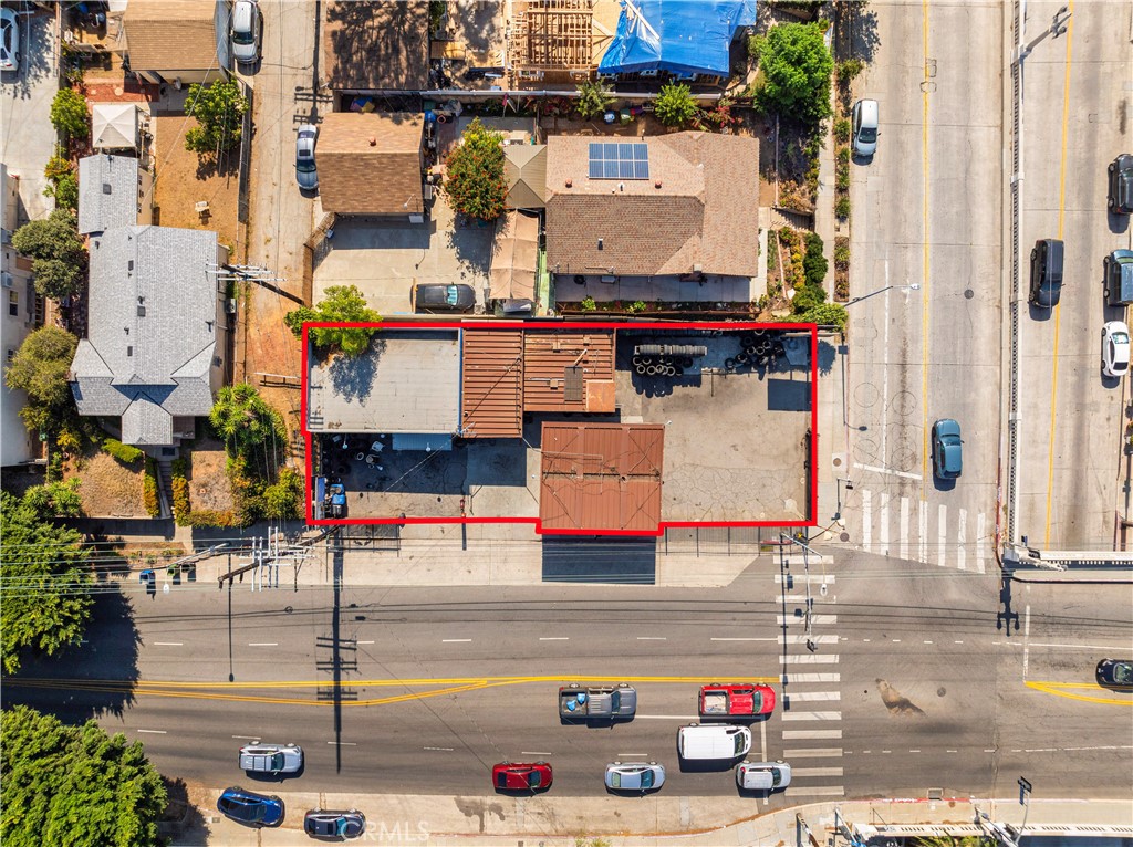 3400 E 4th