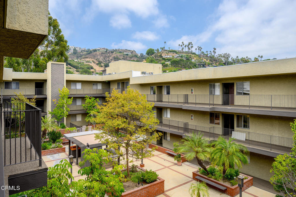 125 W Mountain Street 303