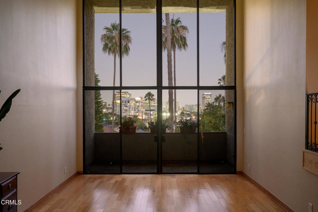 125 W Mountain Street 303