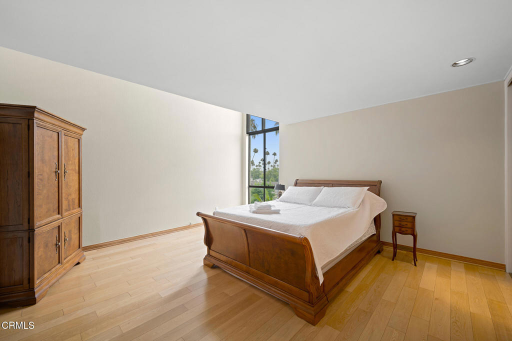 125 W Mountain Street 303