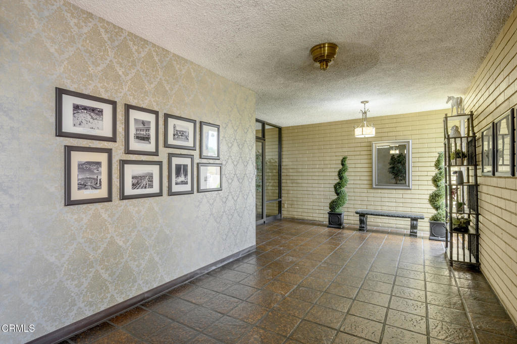 125 W Mountain Street 303