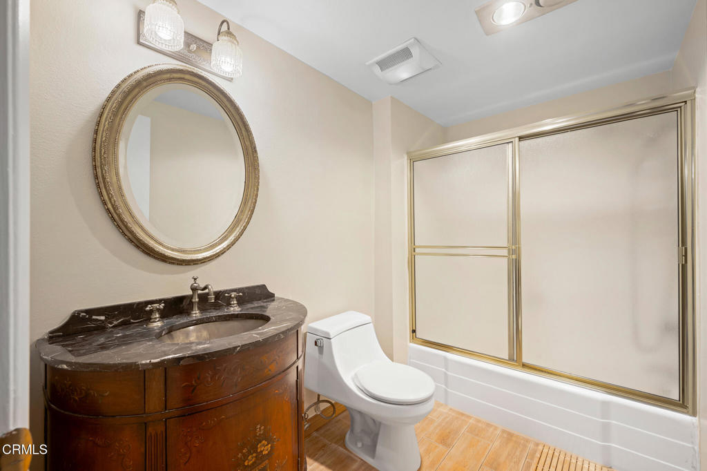 125 W Mountain Street 303