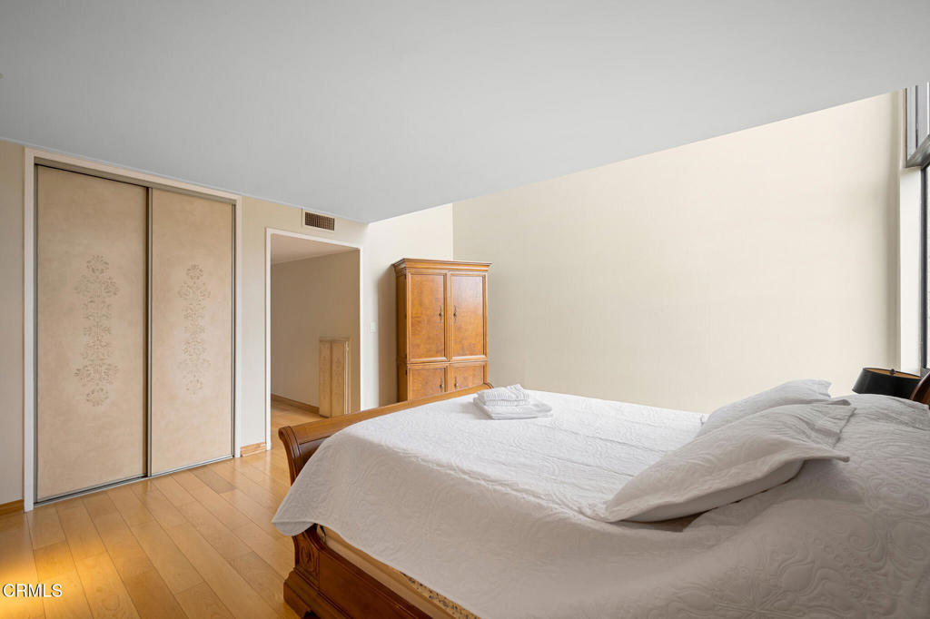 125 W Mountain Street 303