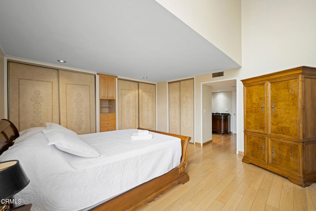 125 W Mountain Street 303