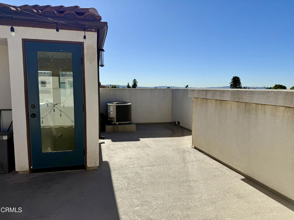 629 W Foothill Boulevard 32