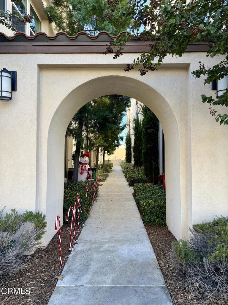 629 W Foothill Boulevard 32