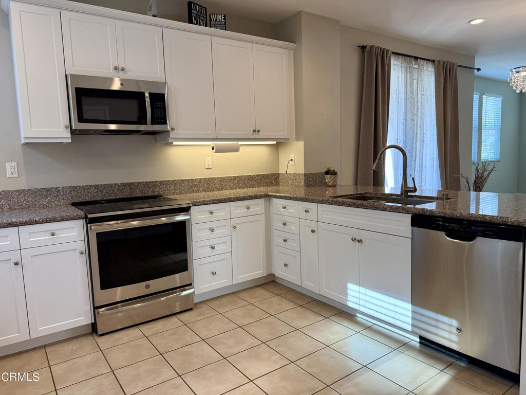 629 W Foothill Boulevard 32