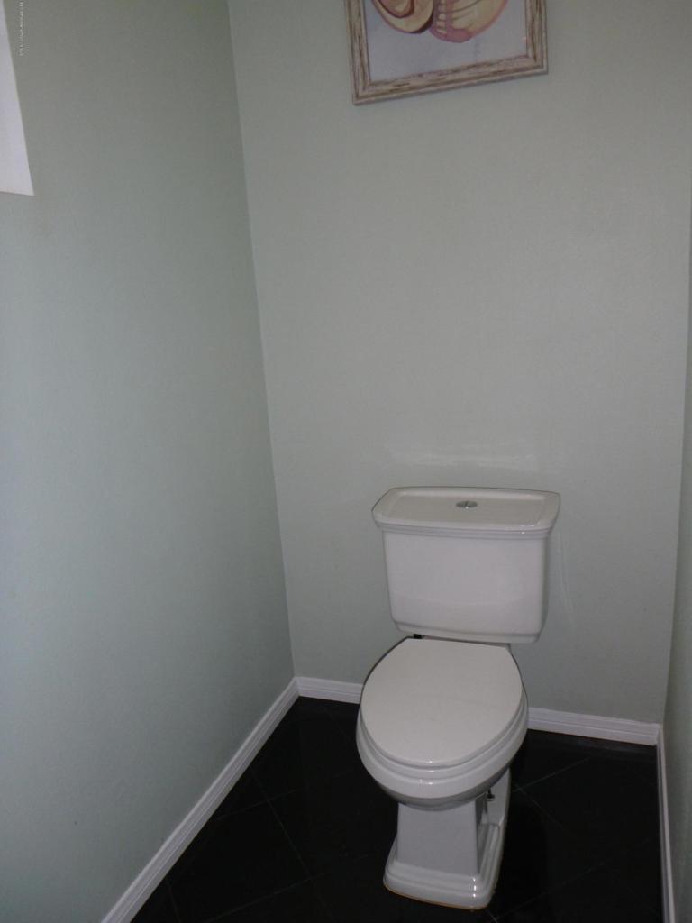 770 W Altadena Drive