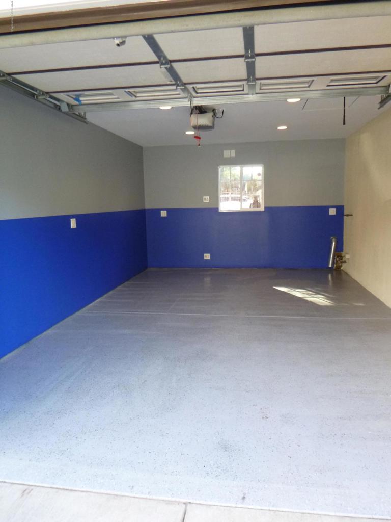 770 W Altadena Drive