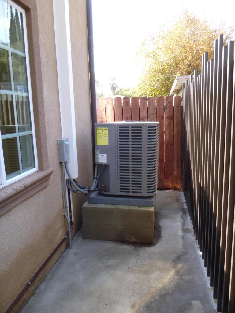 770 W Altadena Drive