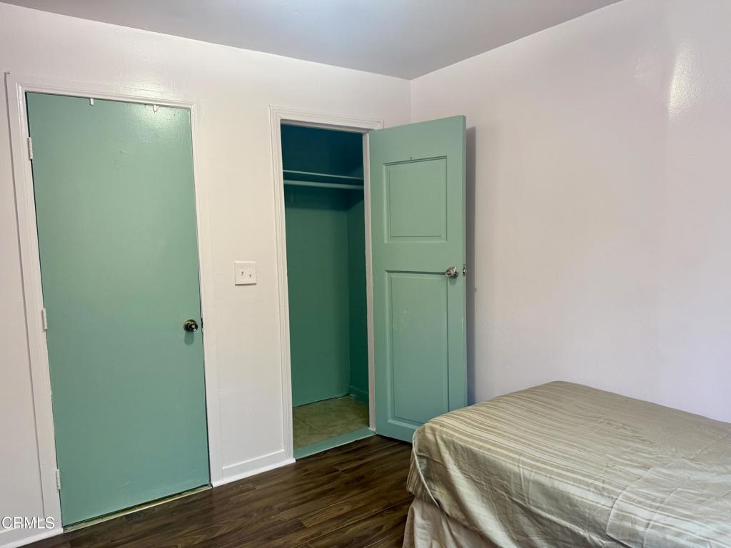 1176 W 38th Street