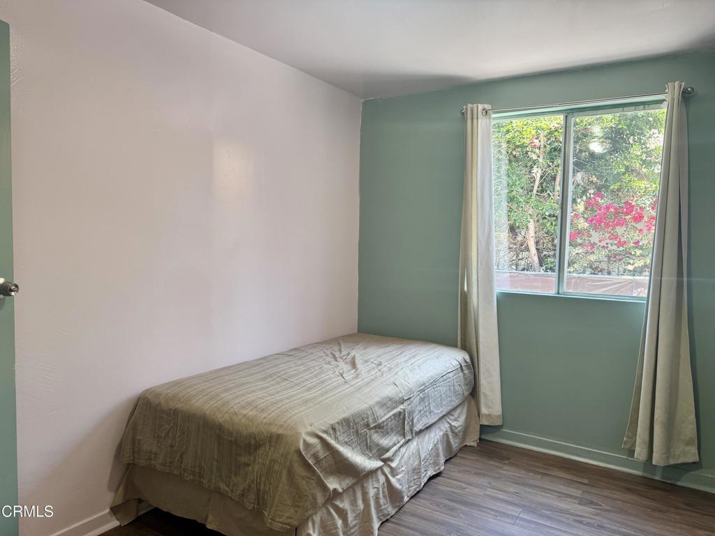 1176 W 38th Street