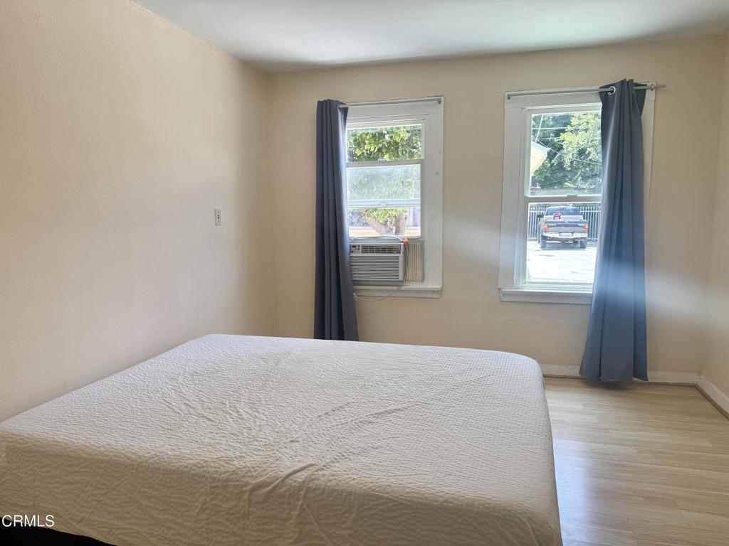 1176 W 38th Street