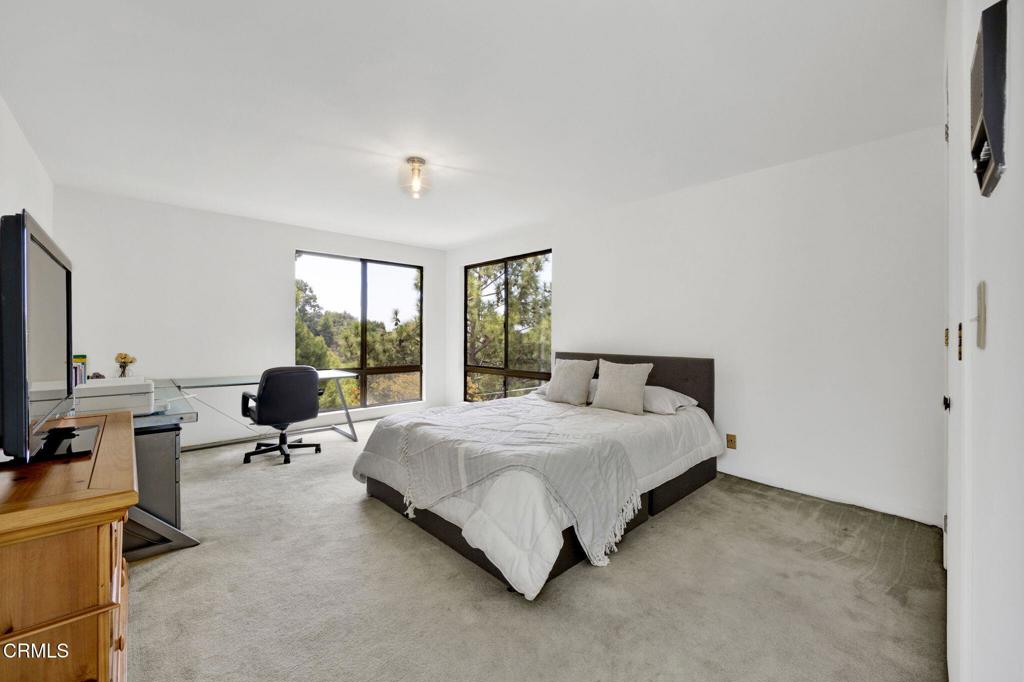 1742 Hill Drive