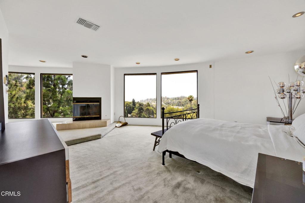 1742 Hill Drive