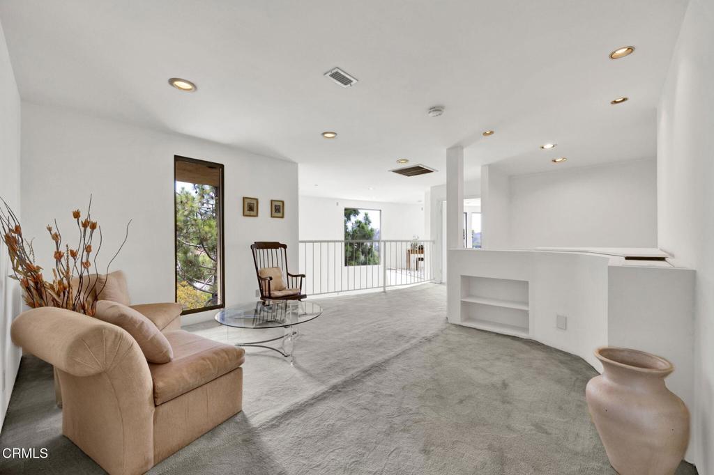 1742 Hill Drive