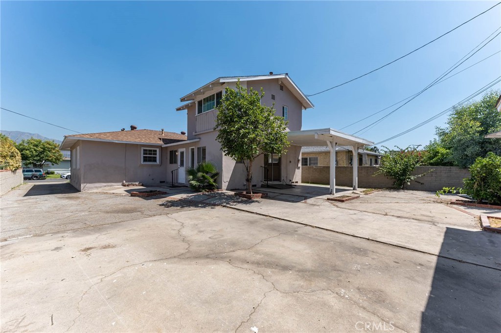 2663 N Frederic Street