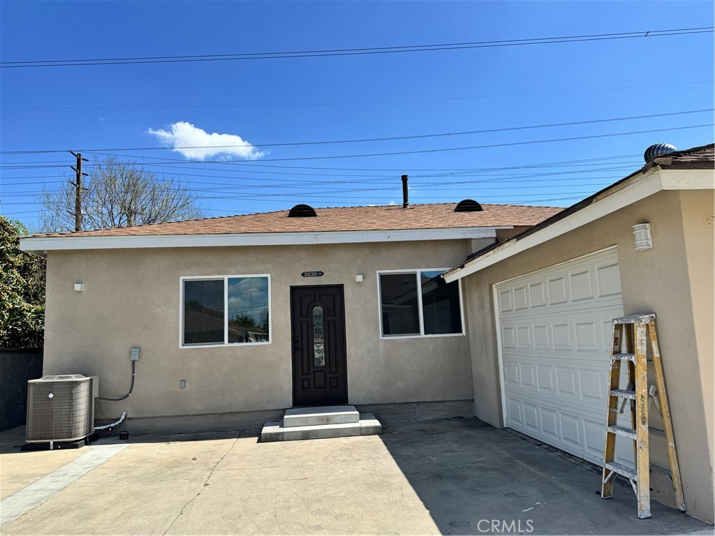 5830 1/2 N Vista Street