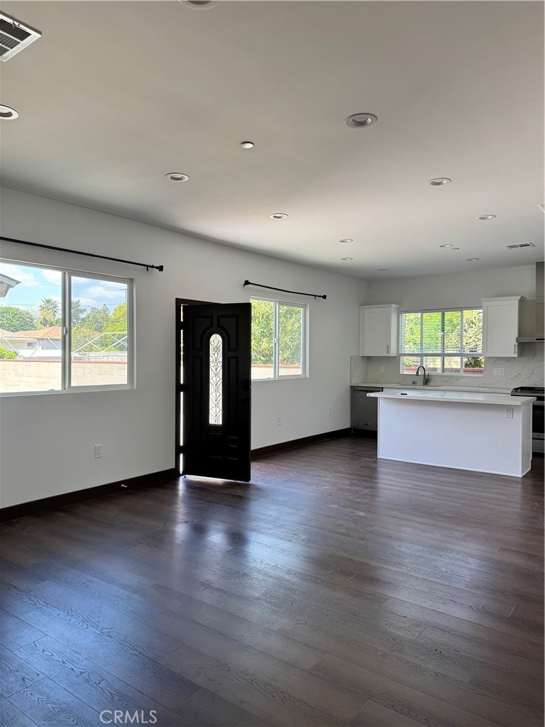 5830 1/2 N Vista Street