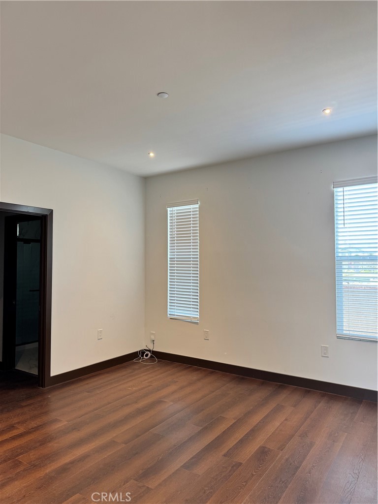 5830 1/2 N Vista Street